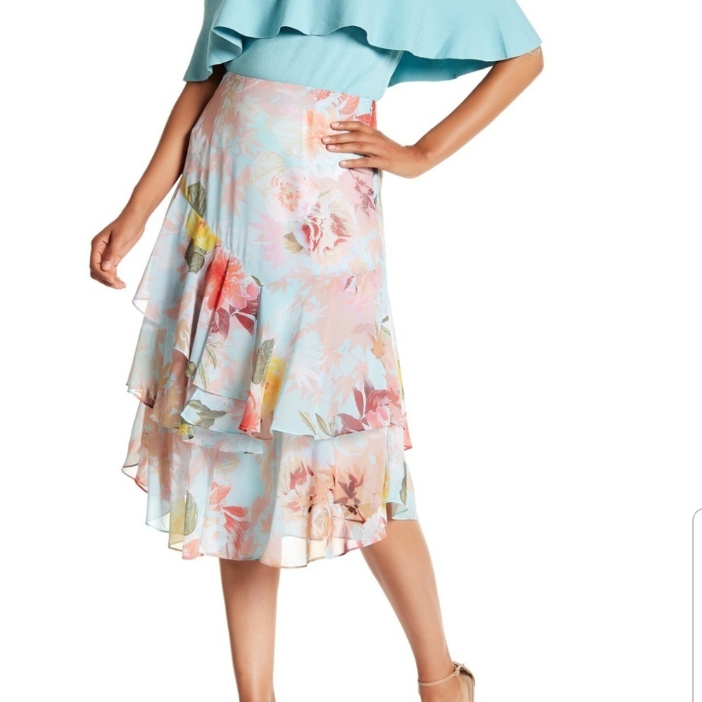 Vince Camuto Floral ruffle skirt